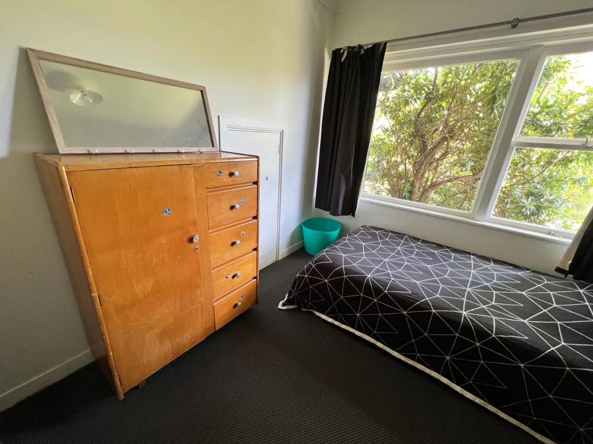 Single Room #1 Or #3 - Homestay Family Home - No Breakfast Hamilton Exterior photo